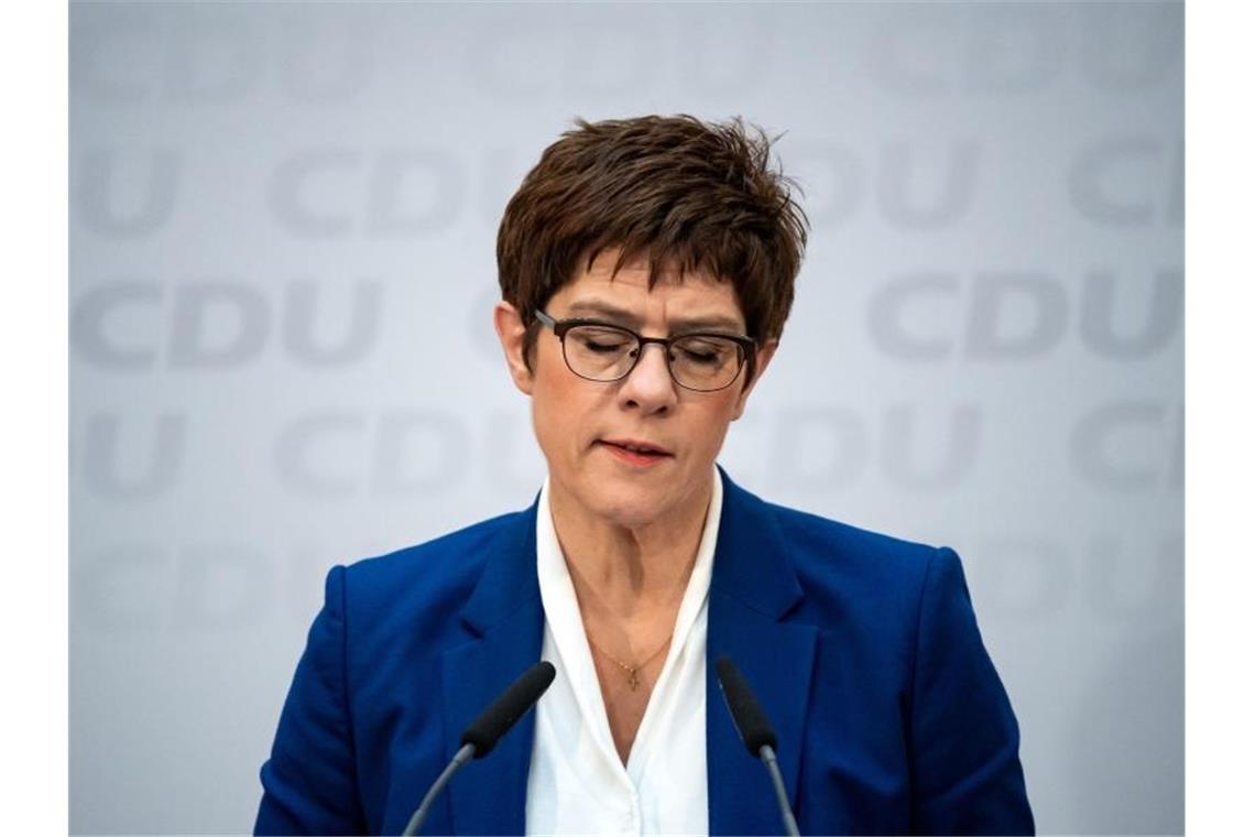 Kramp-Karrenbauer kündigt Rückzug an Annegret Kramp-Karrenbauer, Vorsitzende der CDU, äußert sich bei einer Pressekonferenz nach den Gremiensitzungen der CDU im Konrad-Adenauer-Haus. Foto: Bernd von Jutrczenka/dpa