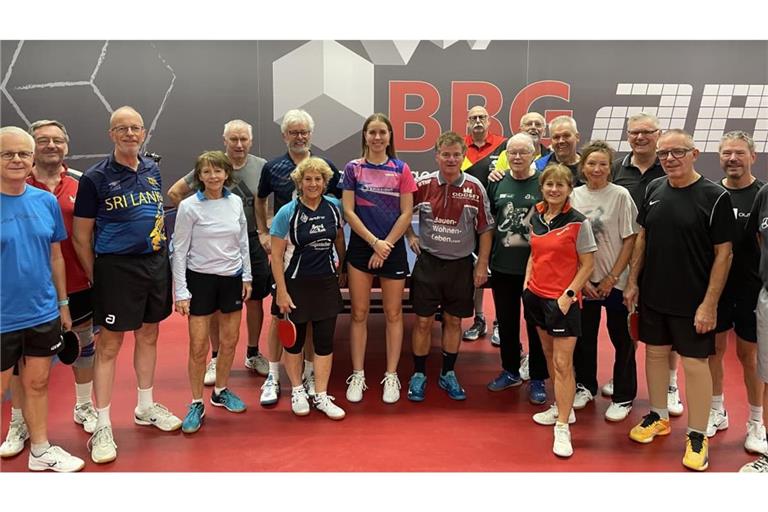 Annette Kaufmann (Mitte) gewann bei der Tischtennis-EM die Silbermedaille.