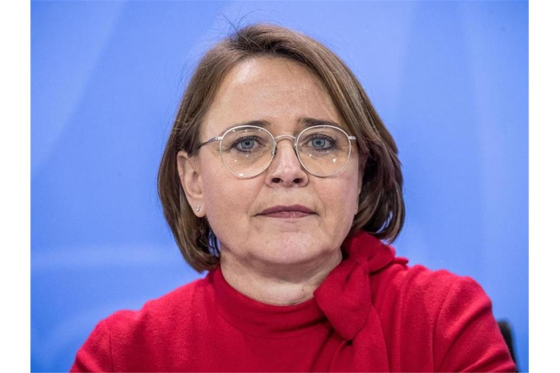 Widmann-Mauz: Mit Flüchtlingspolitik-Kritikern debattieren Annette Widmann-Mauz (CDU), Staatsministerin für Integration. Foto: Michael Kappeler/dpa