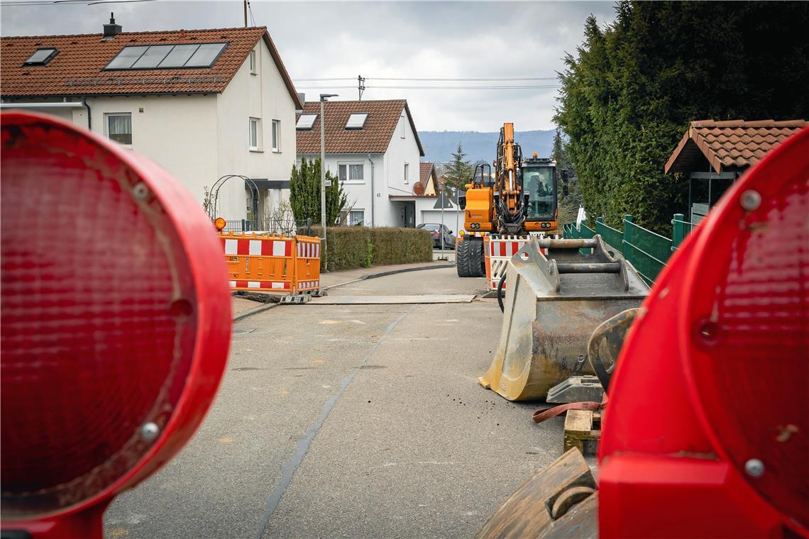 Anschlussarbeiten finden bereits in der Lerchenstraße in Großaspach statt. Foto: Alexander Becher