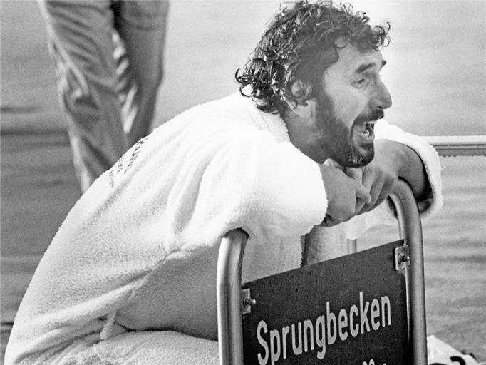 Anspornend, aufbrausend, applaudierend: Bei Eckehardt Stecher war in 31 Jahren als TSG-Trainer die ganze Bandbreite der Emotionen zu erleben.Archivfoto: M. Melchert