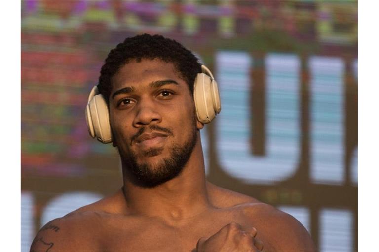 Anthony Joshua will die WM-Gürtel zurück. Foto: Oliver Weiken/dpa