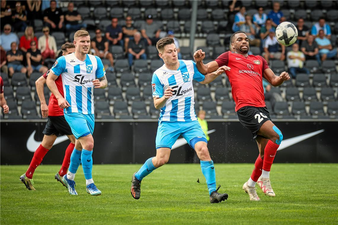SG Sonnenhof Großaspach: Pflichtaufgabe in Denzlingen sicher gelöst Anthony Mbem-Som Nyamsi hat beim 3:0-Auswärtssieg der SG Sonnenhof Großaspach in Denzlingen das erste und das dritte Tor erzielt.Archivfoto: Alexander Becher