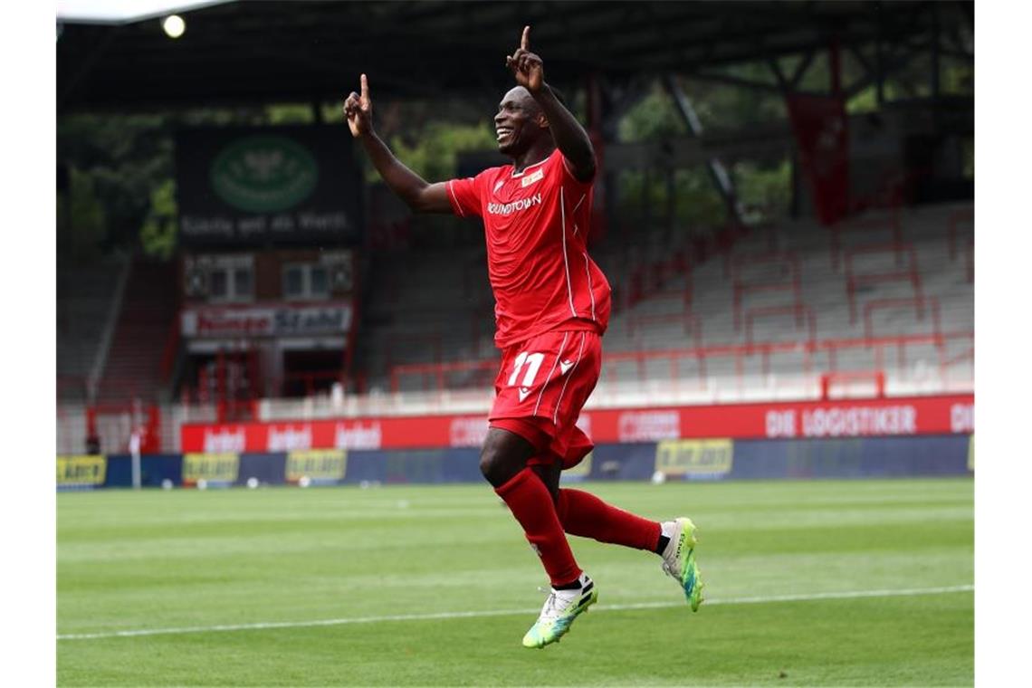 Anthony Ujah von Union Berlin feiert den ersten Treffer seiner Mannschaft gegen Fortuna Düsseldorf. Foto: Maja Hitij/Getty Images Europe/Pool/dpa