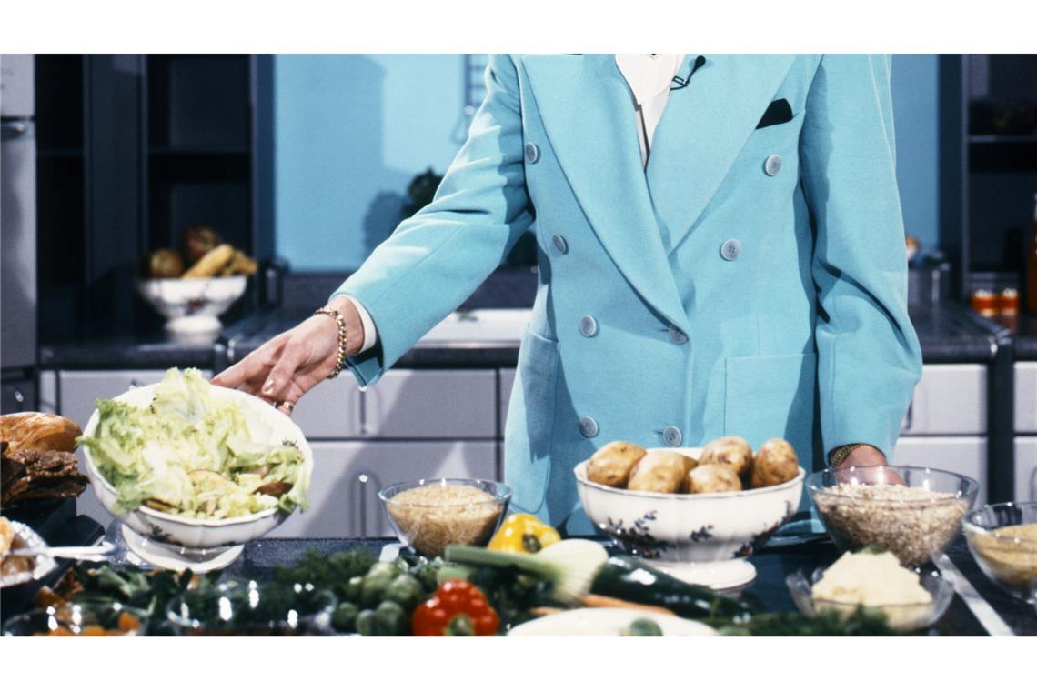 TV-Ärztin Kühnemann kurz nach ihrem 80. Geburtstag gestorben Antje-Katrin Kühnemann moderierte jahrelang die Sendung "Die Sprechstunde" - hier im Jahr 1990. (Archivfoto)