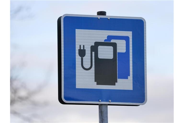 Antrieb aus der Steckdose: Die hohe staatliche Förderung beim Kauf von Elektroautos hat im vergangenen Jahr zu einem Antragsrekord geführt. Foto: Jan Woitas/dpa-Zentralbild/dpa