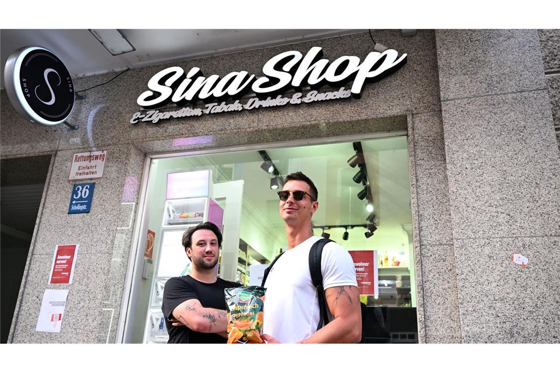 Keine Chips nach 20.00 Uhr im Univiertel? Anwohner wie Stefan Mödl (r) wünschen sich mehr Verständnis für die Feiernden im lebendigen Uni-Viertel und sprechen von Klientelpolitik für Alteingesessene.