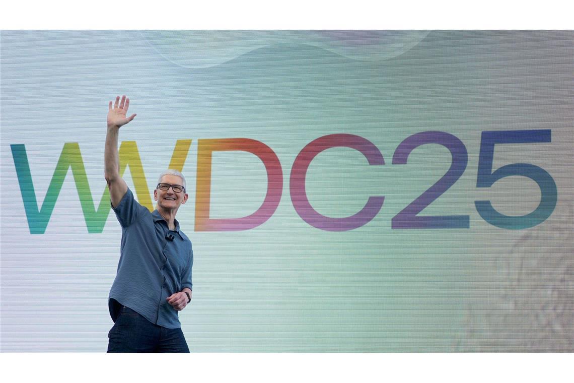 Apple-Chef Tim Cook begrüßte die Teilnehmer der WWDC mit einer kurzen Ansprache. Die  Neuigkeiten stellte der Konzern wieder mit einem Video vor.