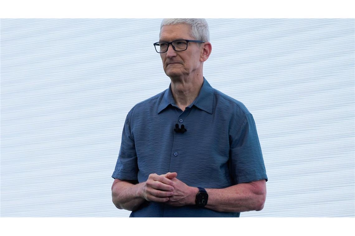 Apple-Chef Tim Cook zufolge kann der iPhone-Konzern Kunden nicht mehr wie bisher Kunden von Preiserhöhungen bei Bauteilen abschirmen. (Archivbild)