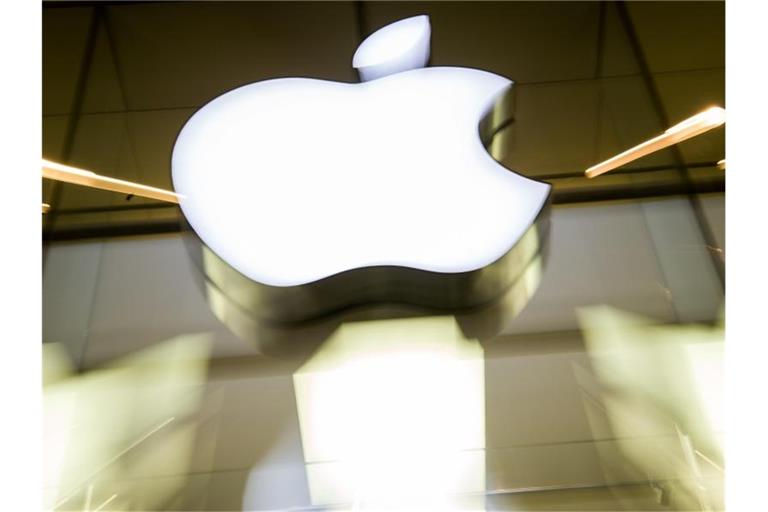 Apple investiert eine Milliarde Euro in den Standort Deutschland. Foto: Peter Kneffel/dpa