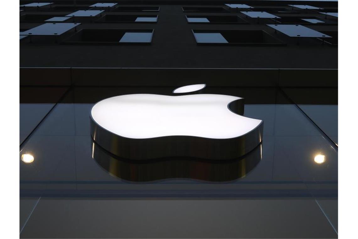 Apple will einen offenen Dialog mit dem Bundeskartellamt führen. Foto: Matthias Schrader/AP/dpa