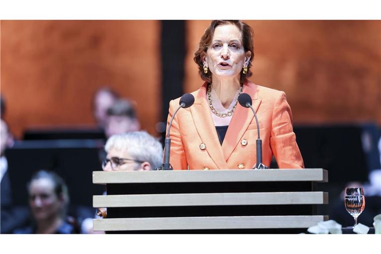 Applebaum sieht die Demokratien massiv in Gefahr.