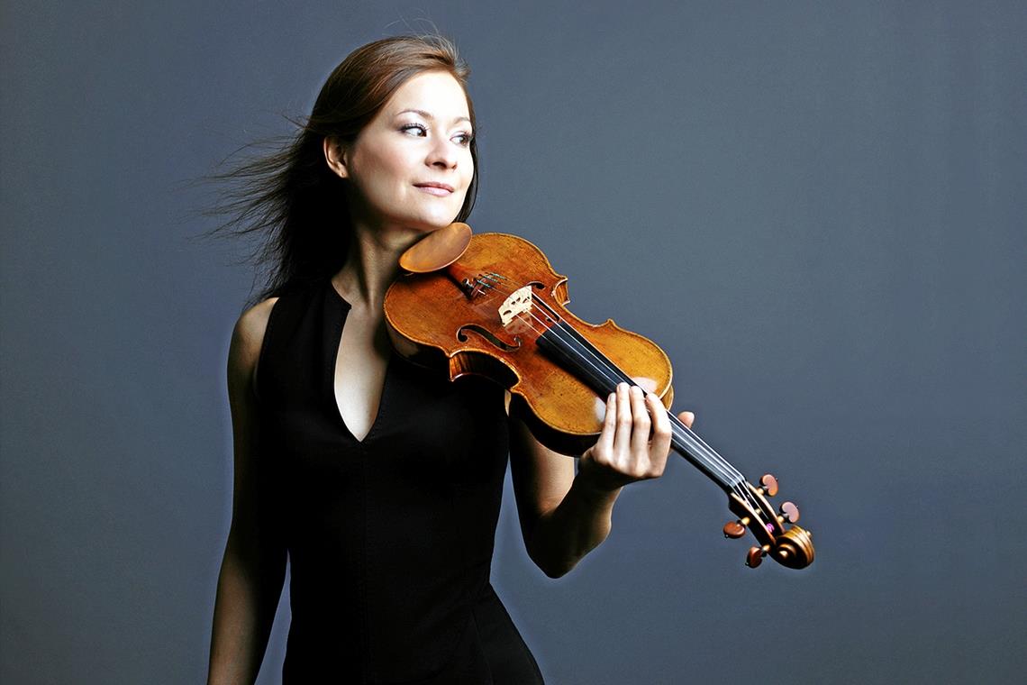 Kultur in Backnang: Ein Programm, das alle abholen soll Arabella Steinbacher wird am 30. September im Bürgerhaus auftreten. Foto: Peter Rigaud