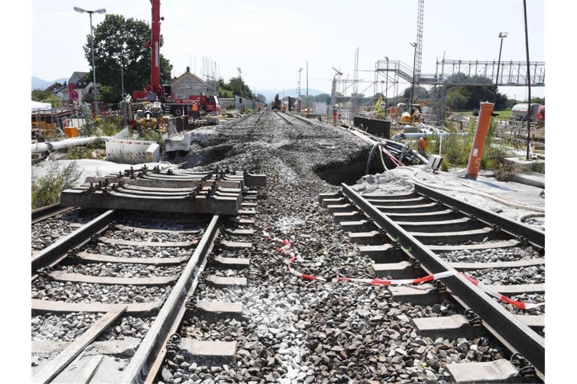 Arbeiten finden am 25.08.2017 an der Baustelle des Bahntunnels statt. Foto: Uli Deck/dpa/Archivbild