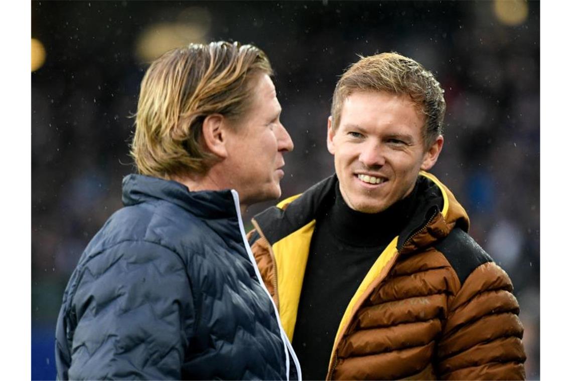 FC-Coach Gisdol debütiert gegen Lehrling Nagelsmann Arbeiteten in Hoffenheim zusammen: Köln-Coach Manuel Gisdol (l) und Leipzigs Julian Nagelsmann. Foto: Daniel Reinhardt/dpa
