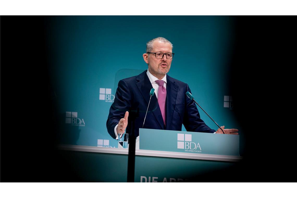 Arbeitgeberpräsident Dulger sagt: Die Koalition muss liefern.