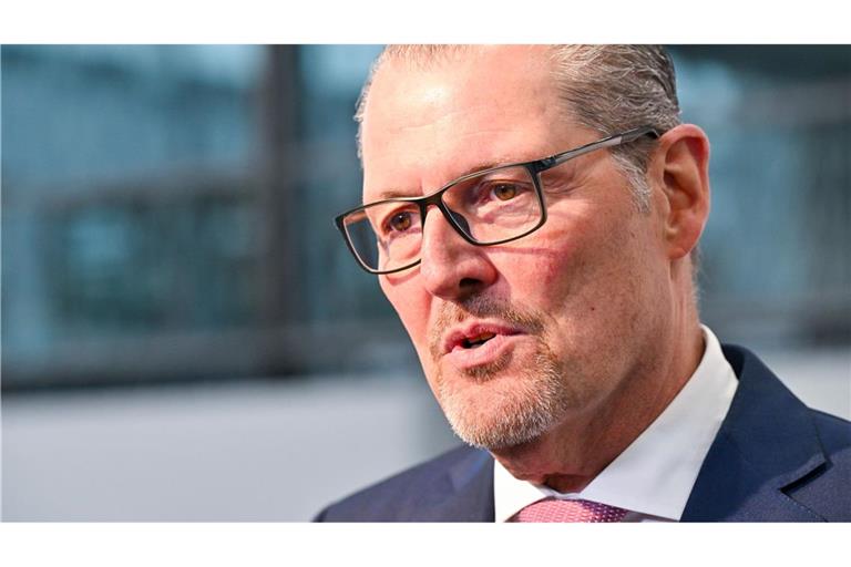 Arbeitgeberpräsident Rainer Dulger fordert eine Senkung der Lohnnebenkosten. (Archivbild)
