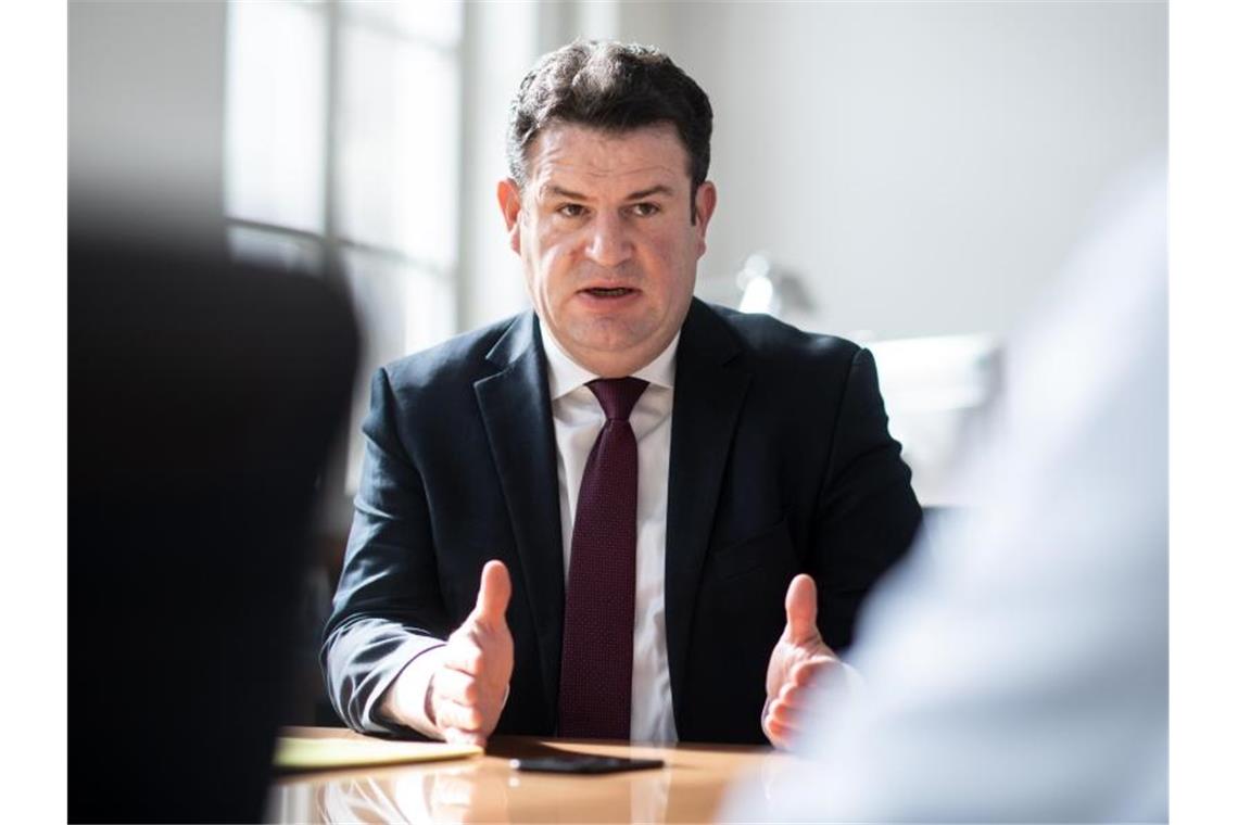 Heil will erleichterten Rückgriff auf Kurzarbeit verlängern Arbeitsminsiter Hubertus Heil (SPD) plant das Kurzarbeitergeld zu verlängern. Foto: Bernd von Jutrczenka/dpa