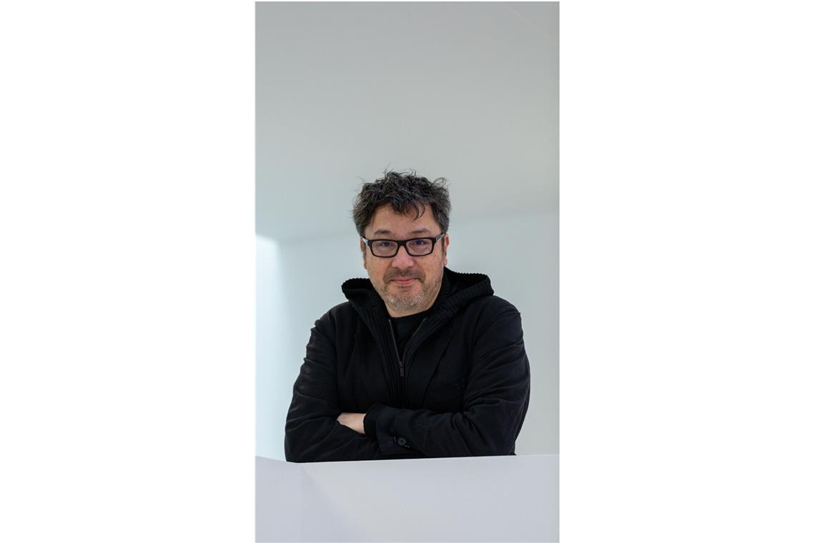 Architekt Marc Oei, Geschäftsführender Gesellschafter im Büro LRO: „Genauso wie es nicht das eine beste Gebäude gibt, gibt es auch nicht das schlechteste. Wenn ich Gebäude nennen sollte, die einen gewissen Würgreflex auslösen, bräuchte ich da schon eine längere Liste,  alleine für Stuttgart. Ein grauslicher Ort ist natürlich . . .