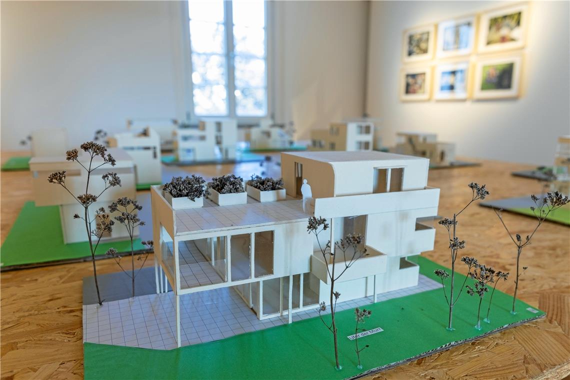 Architektonische Modelle sind ebenfalls Teil der Ausstellung.