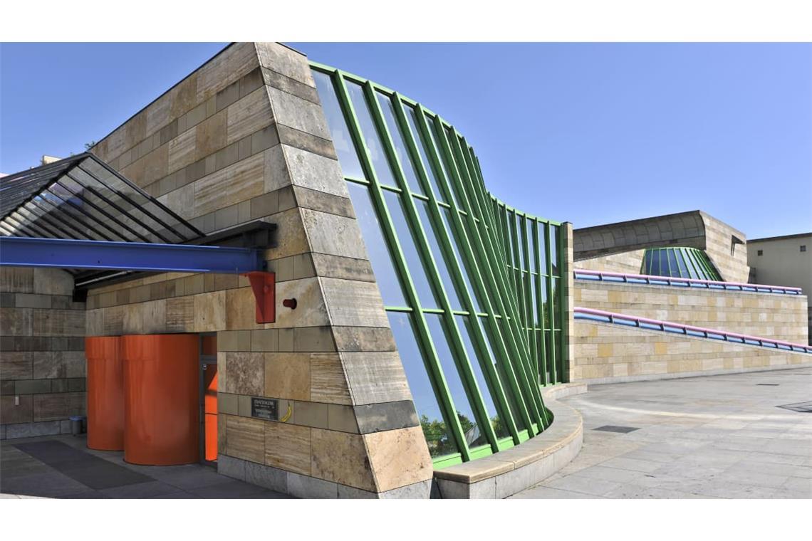 Architekturjuwel: Stirlingbau der Staatsgalerie Stuttgart. 1984 als Neue Staatsgalerie eröffnet, soll er von 2027 an generalsaniert werden. Wie das geht? Wir fragen nach - am 4. November in unserer Veranstaltungsreihe „Mittendrin“. Sie können dabei sein.