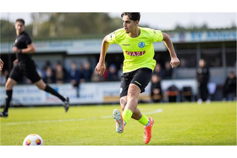 Arda Elmas traf beim 3:2-Sieg der Kickers-A-Junioren  gegen den FC Bayern München zwei Mal.    
Foto: Baumann