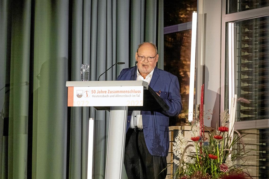 50 Jahre Allmersbach im Tal: Eine Liebesheirat war es nicht Armin Fechter bei der Festrede.
