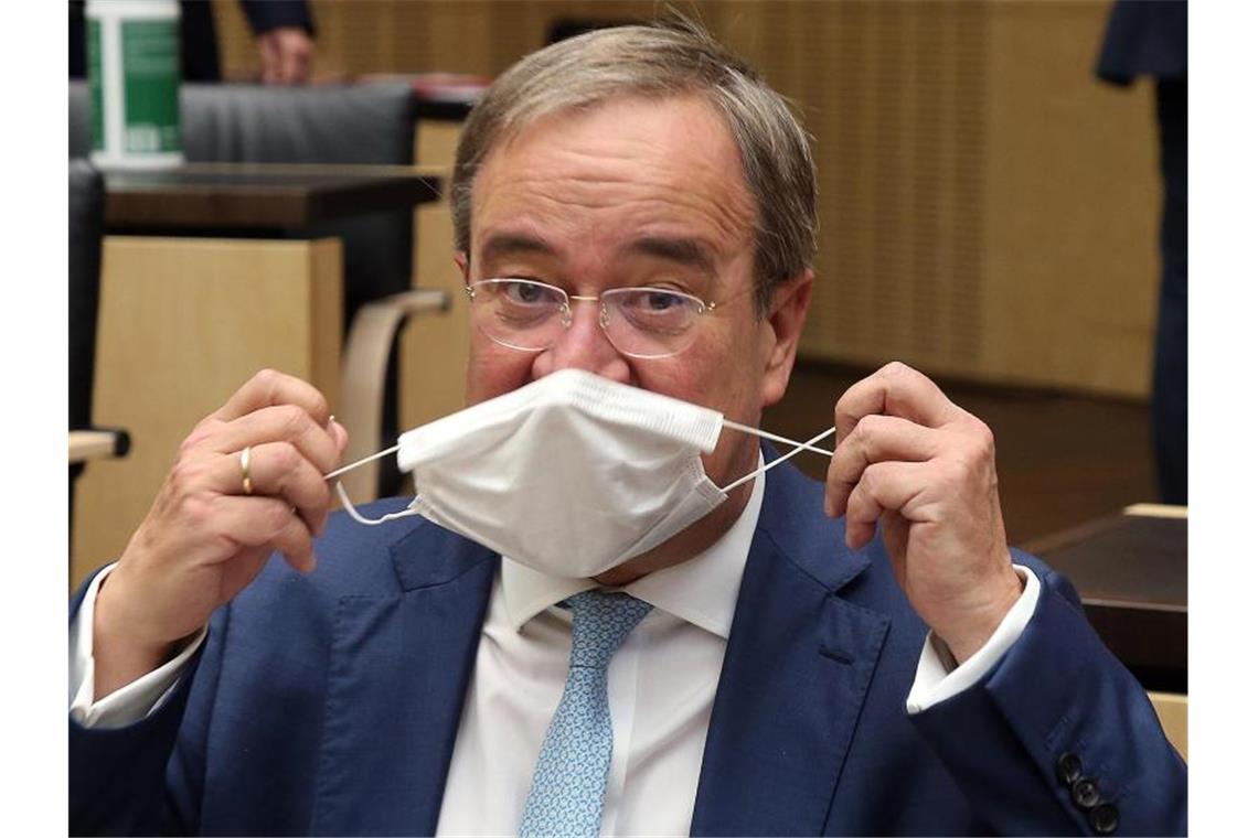 CDU-Fraktionschef im Südwesten kritisiert Umgang mit Laschet Armin Laschet (CDU) bei einem Termin. Foto: Wolfgang Kumm/dpa/Archivbild
