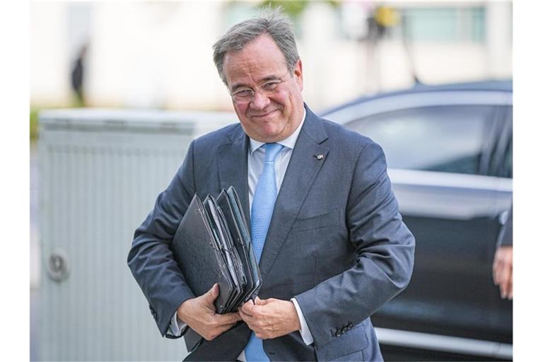 Armin Laschet, CDU-Bundesvorsitzender und Ministerpräsident von Nordrhein-Westfalen, kommt zur Vorbereitung von Sondierungsgesprächen an. Foto: Michael Kappeler/dpa