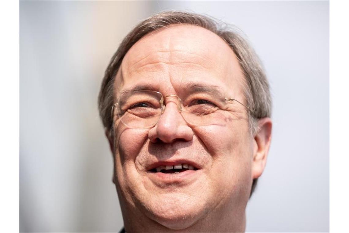 Laschet für Entscheidung über K-Frage noch am Abend Armin Laschet erklärte am Montagabend in einer Sondersitzung des CDU-Vorstands erneut seine Kanzlerkandidatur. Foto: Michael Kappeler/dpa