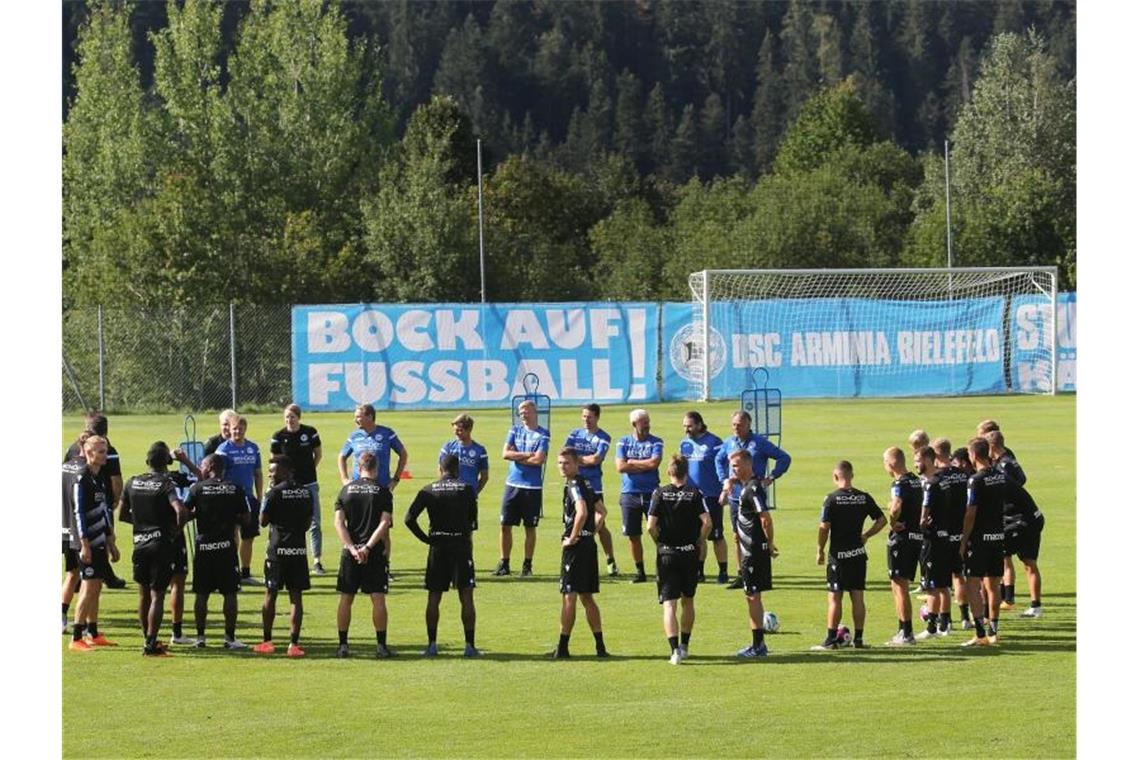 Mission Klassenerhalt: Arminia als „gallisches Dorf“ Arminia Bielefeld bereitet sich im Trainingslager in Österreich auf die kommende Saison vor. Foto: Karl-Josef Hildenbrand/dpa