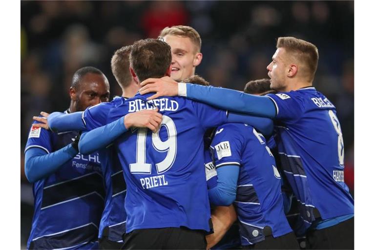 Arminia Bielefeld führt die Tabelle der 2. Liga an. Foto: Friso Gentsch/dpa
