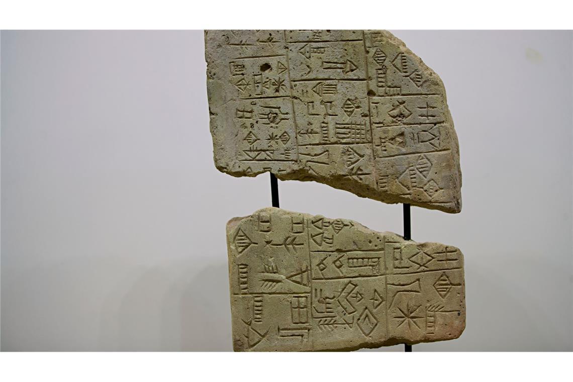 Artefakte wie dieser Steintafeln wurden in den vergangenen Jahren zurück in den Irak geholt. (Archivbild)