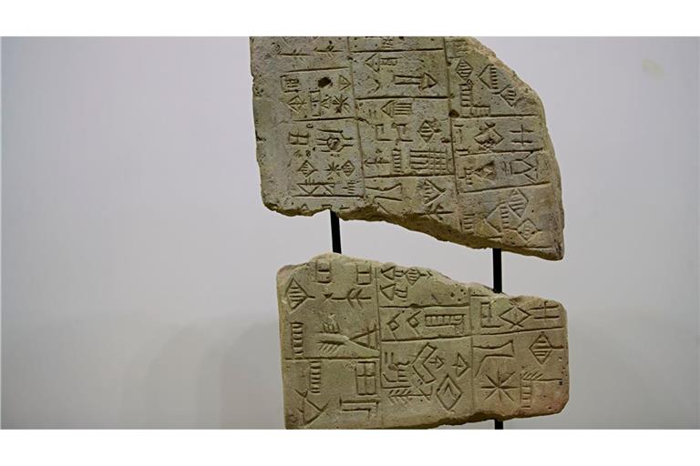 Artefakte wie dieser Steintafeln wurden in den vergangenen Jahren zurück in den Irak geholt. (Archivbild)