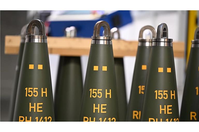 Artilleriegranaten wie diese stellt Deutschlands größter Rüstungskonzern Rheinmetall her.