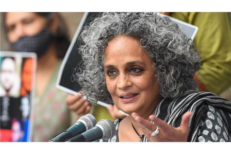 Arundhati Roy kritisiert die Haltung der Jury zum Gazakrieg.