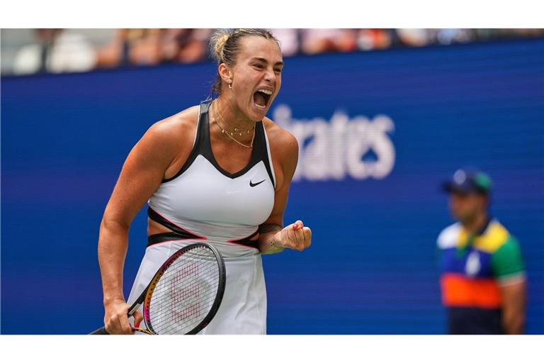 Aryna Sabalenka schaffte nach Problemen im ersten Satz am Ende souverän den Zweitrunden-Einzug.