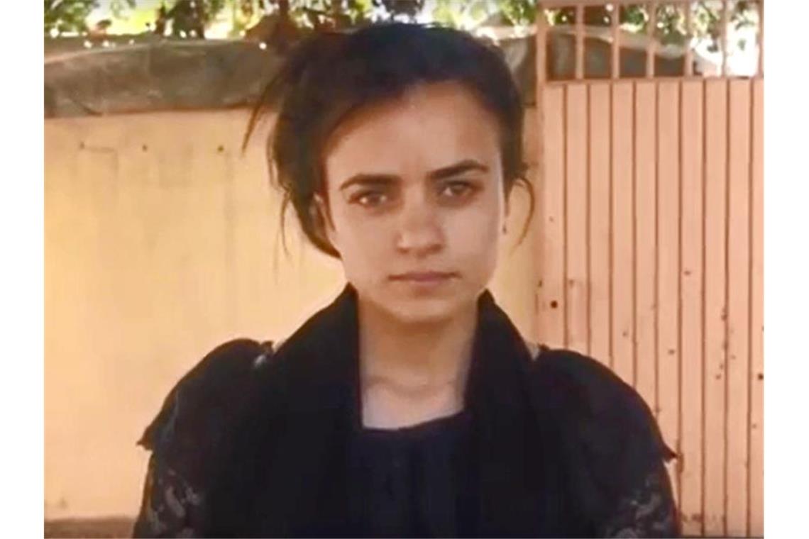 Jesidin doch nicht Peiniger begegnet Aschwak Hadschi Hamid Talo, eine junge Jesidin, spricht in einem YouTube-Video. Foto: Sardar sattar/YouTube/dpa/Archivbild