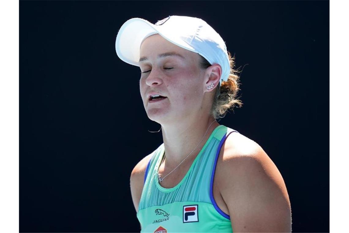 Djokovic dominiert Federer - Kenin & Muguruza im Damenfinale Ashleigh Barty war nach der Halbfinal-Niederlage enttäuscht. Foto: Dave Hunt/AAP/dpa