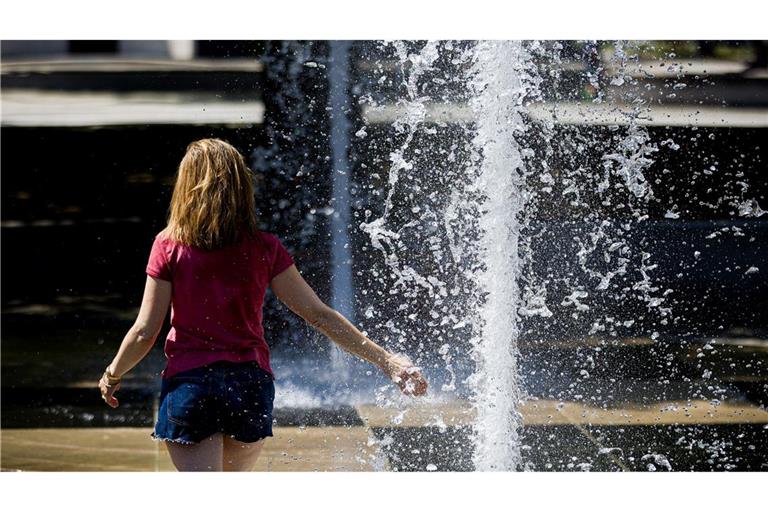 Auch am Sonntag bleibt es mit Werten um 40 Grad weiter sehr heiß - Abkühlung ist aber in Sicht. (Symbolbild)