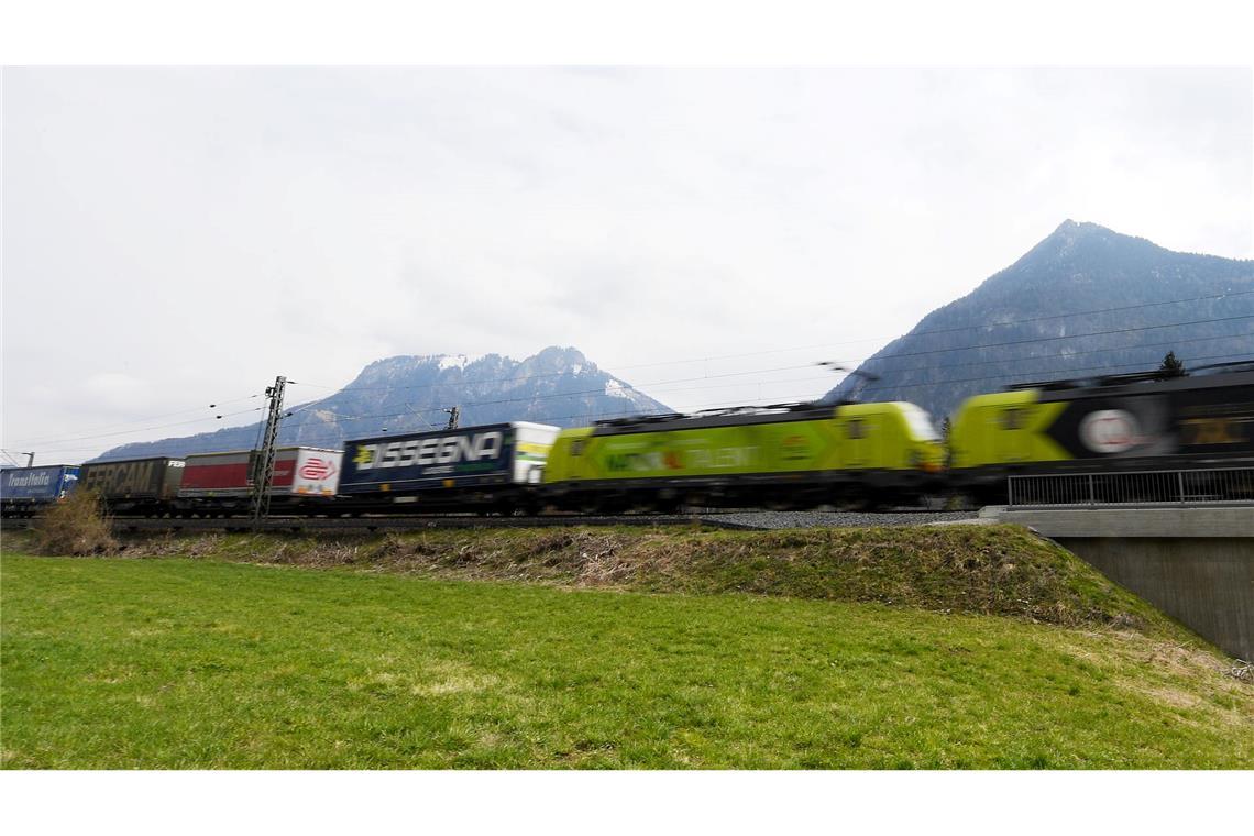 Jeder fünfte Europäer ist zu viel Verkehrslärm ausgesetzt Auch an Bahntrassen herrscht oft ein hoher Lärmpegel. (Illustration)