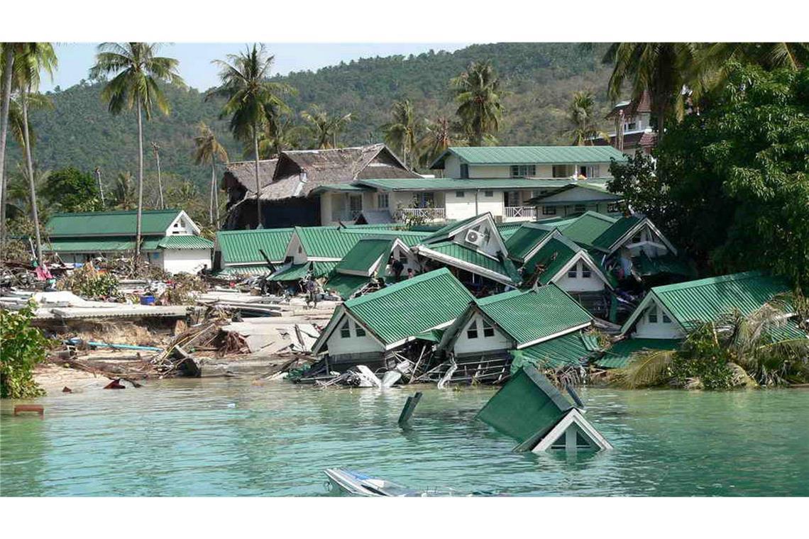 "Das Wasser kommt": 20 Jahre nach der Tsunami-Katastrophe Auch auf thailändischen Inseln wie Koh Phi Phi hatte der Tsunami katastrophale Folgen. (Archivbild)