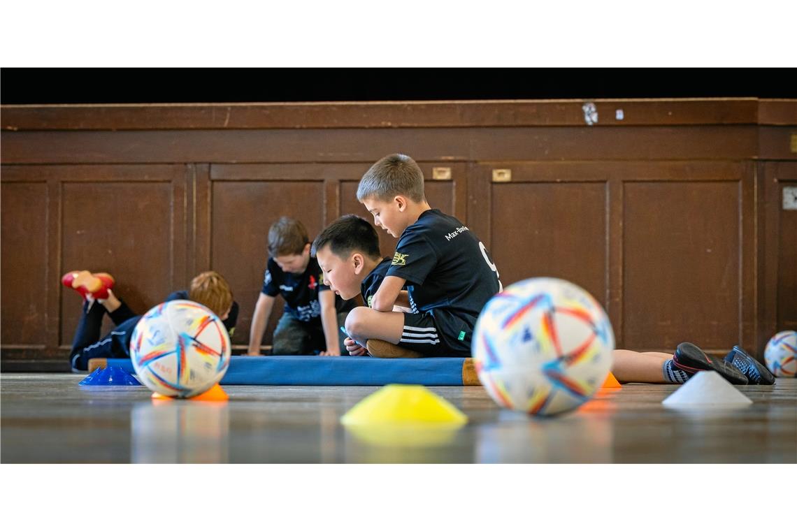 Vom Spaß am Sport zur Freude am Lesen Auch bei den Leseeinheiten sind die Schüler voll dabei.