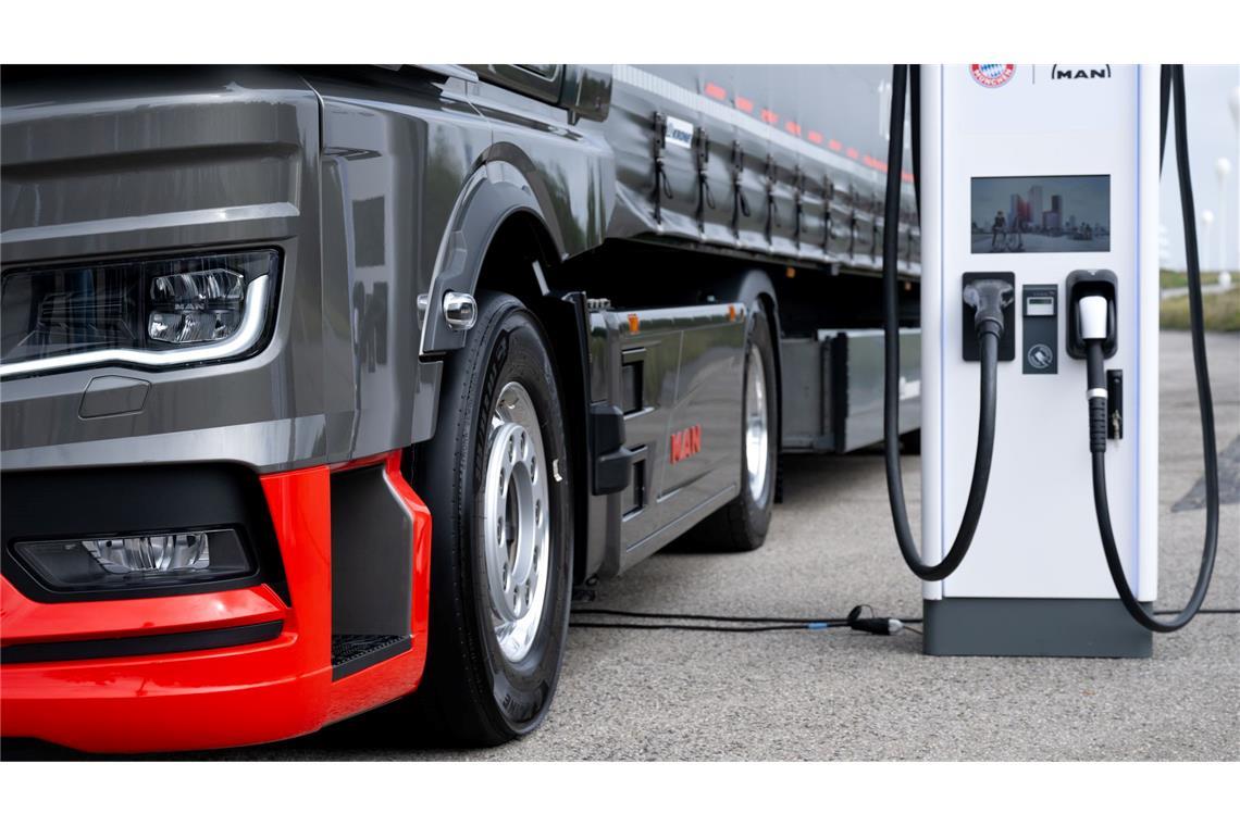 Auch bei Lkw spielt Elektromobilität künftig eine größere Rolle. (Symbolbild)