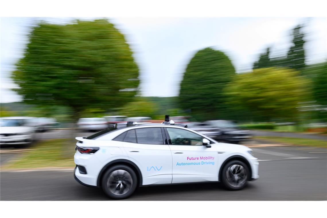 Auch beim autonomen Fahren stellen sich Fragen der Produkthaftung. (Symbolbild)