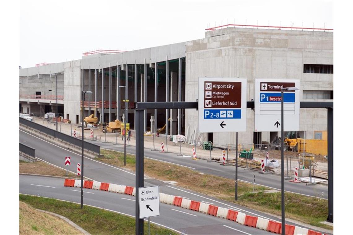 Verzögerungen beim Bau des BER-Zusatzterminals Auch beim Bau des Terminals 2 am künftigen Hauptstadtflughafen BER gibt es Verzögerungen. Foto: Soeren Stache