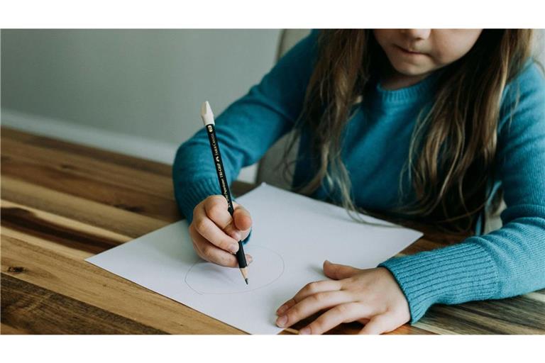 Auch Buchstaben werden von Kindern zu Beginn als Formen und Bilder erkannt.