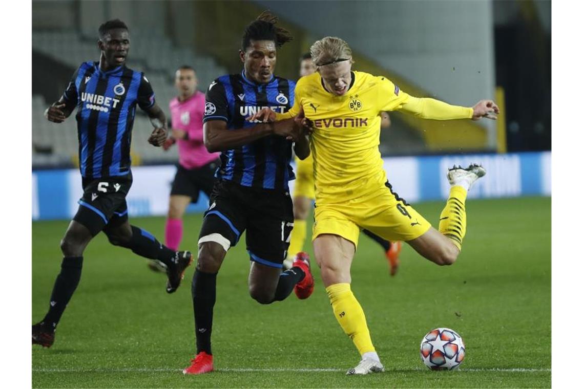 BVB schöpft Mut für Ligagipfel: Sieg in Brügge Auch das 3:0 ging auf das Konto von Erling Haaland (r). Foto: Francisco Seco/AP/dpa