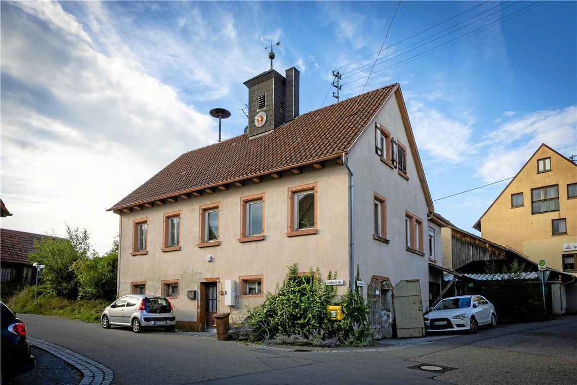 Zuschüsse machen das Leben auf dem Land attraktiver Auch das alte Schulhaus in Vorderbüchelberg soll nach dem Willen des Spiegelberger Gemeinderats mit ELR-Mitteln saniert werden. Archivfoto: Alexander Becher