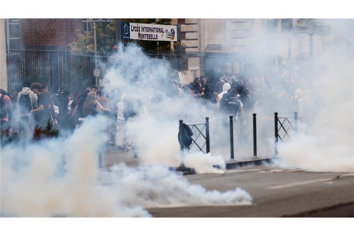 Auch der Einsatz der Polizei bei den Protesten an französischen Schulen steht in der Kritik, es war die Rede von Fällen von Polizeigewalt.